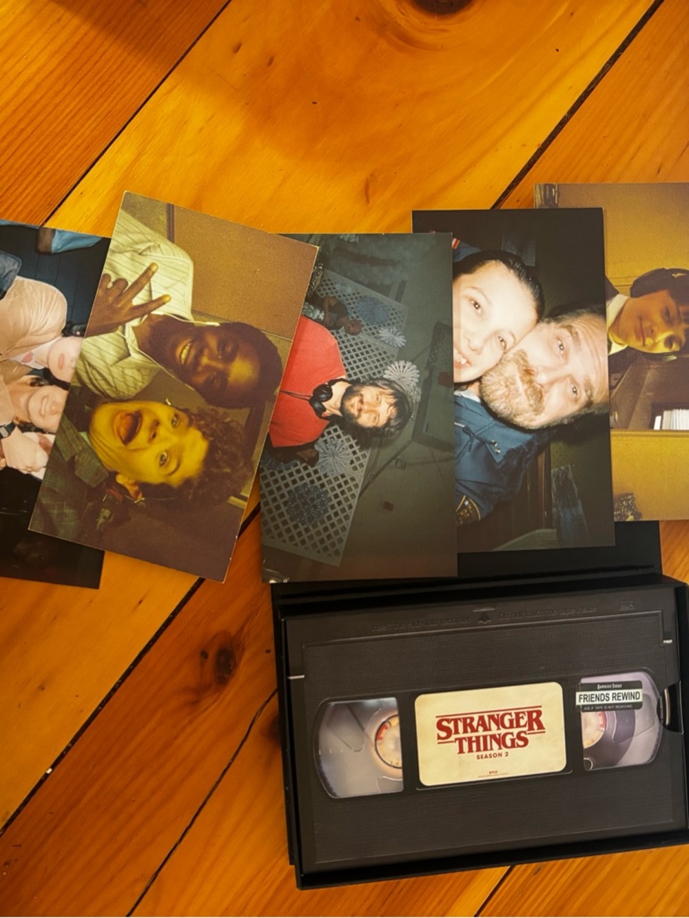 Stranger Things 2 VHS Style Collector’s Edition Netflix Box Set - Picture 4 of 8